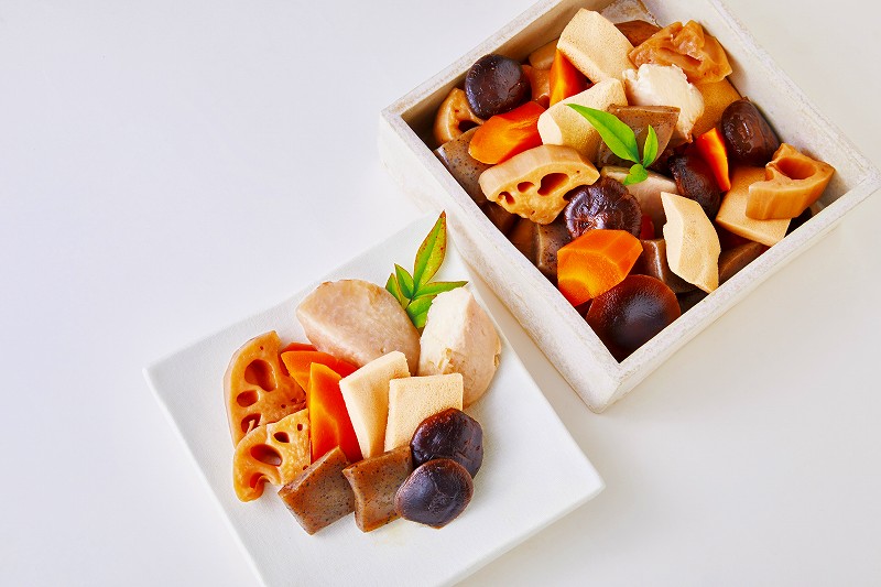 遠忠食品 お煮しめセット　６種 里芋含め煮150g、味付にんじん100g、味付こんにゃく100g、椎茸含め煮100g、味付高野豆腐100g、れんこん煮150g