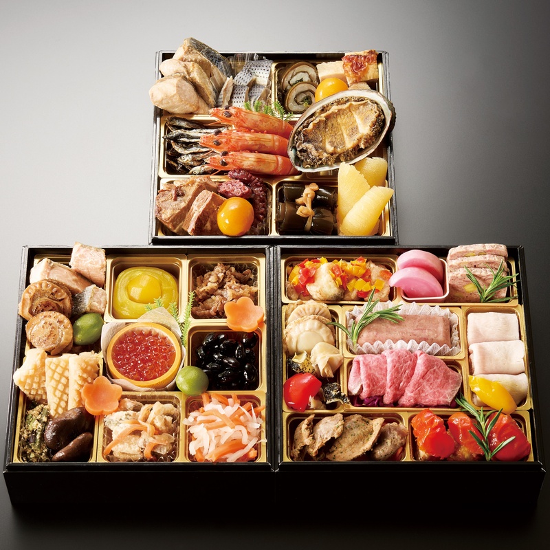 フードワークス 銀座花蝶「国産素材」和洋三段重 39品（重付き）