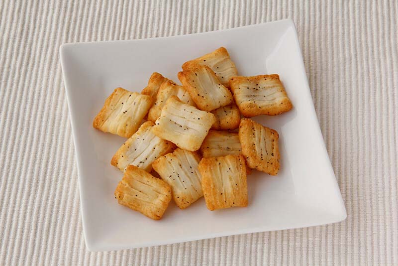 創健社 黒こしょうおかき 70g