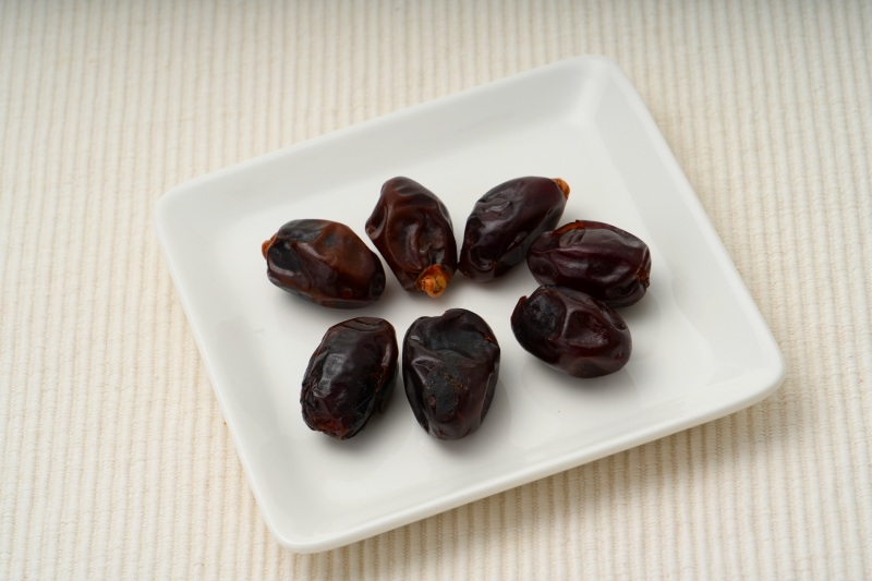 出光商会 デーツクラウン　アラブのデーツ　クナイジ種 100g