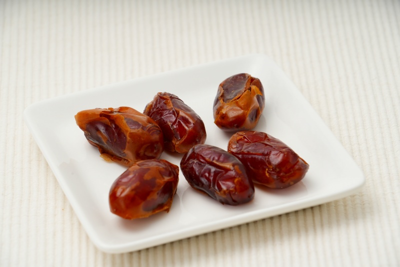 出光商会 デーツクラウン　アラブのデーツ　カラース種 100g